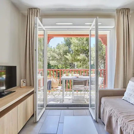 Prestige Odalys Les Canissons Aparthotel