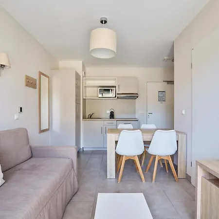 Aparthotel Prestige Odalys Les Canissons *